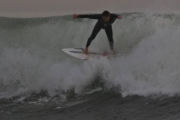 Surfing Rincon Punkt Kalifornii — Zdjęcie stockowe