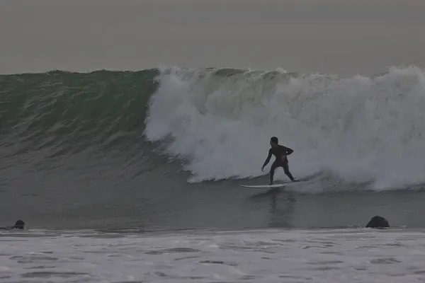 Большие Волны Мысе Ринкон Калифорнии — стоковое фото