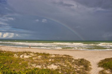 Florida 'daki boş plajlarda kış fırtınası