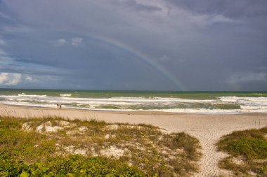 Florida 'daki boş plajlarda kış fırtınası