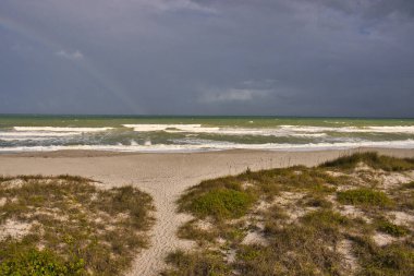 Florida 'daki boş plajlarda kış fırtınası