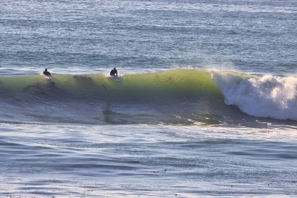 Surfing Overhead Reef Ventura California 2022 — стоковое фото