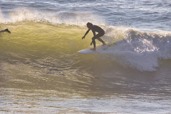 Surfen Über Dem Riff Ventura Kalifornien 2022 — Stockfoto