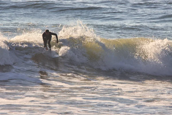 Surfen Über Dem Riff Ventura Kalifornien 2022 — Stockfoto