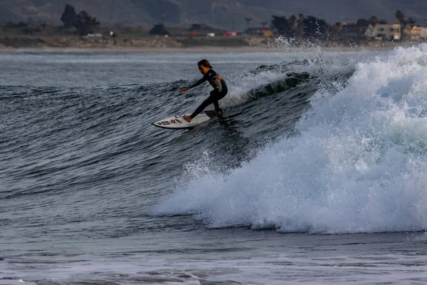 Surfando Ondas Inverno Ponto Rincon Califórnia 2022 — Fotografia de Stock