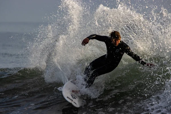Серфинг Зимних Волнах Точке Ринкон Калифорнии 2022 — стоковое фото