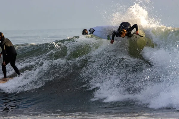 Surfando Ondas Inverno Ponto Rincon Califórnia 2022 — Fotografia de Stock