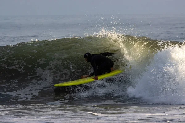 Surfing Winter Waves Rincon Point California 2022 — Φωτογραφία Αρχείου