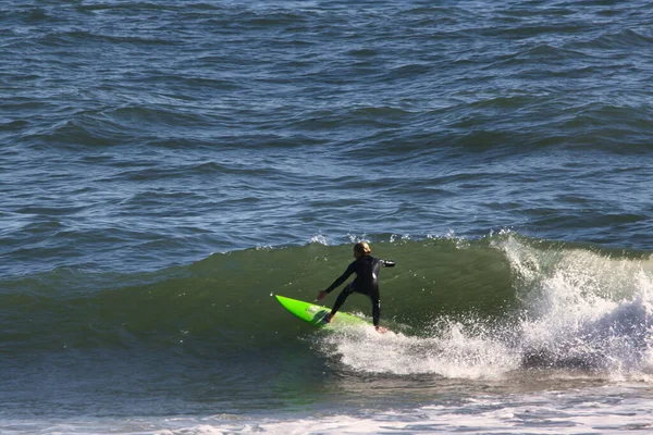 Surfing Rincon Cove California —  Fotos de Stock