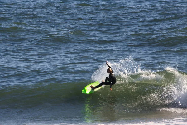 Surfing Rincon Cove Kalifornii — Zdjęcie stockowe