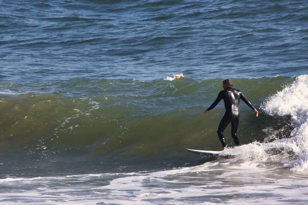 Surfing Rincon Cove California —  Fotos de Stock