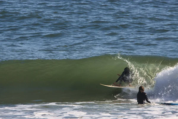 Surfing Rincon Cove Kalifornien — Stockfoto