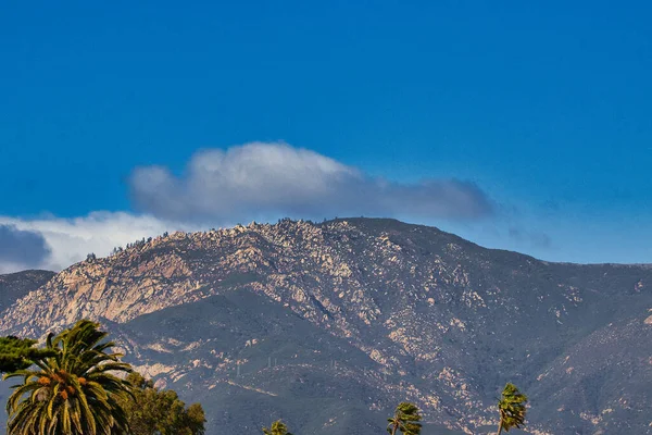 Santa Barbara Mesa Rüzgarlı Bahar Günü — Stok fotoğraf