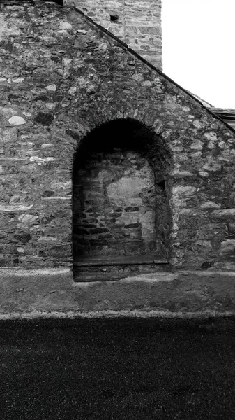 Portes Sur Les Murs Une Ancienne Église Romaine — Photo