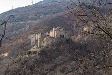 Aosta yakınlarındaki antik Roma kalesi