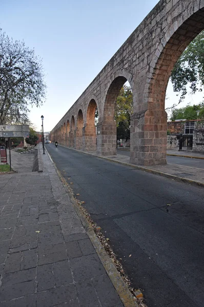 Morelia, Meksika 'nın Michoacn eyaletinin başkenti ve en büyük şehridir..