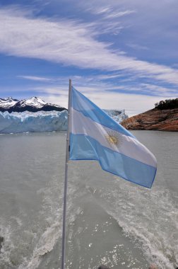 Los Glaciares National Park is located in the Southwest of Santa Cruz Province in the Argentine part of Patagonia. Los Glaciares owes its name to the numerous glaciers covering roughly half of the World Heritage property.