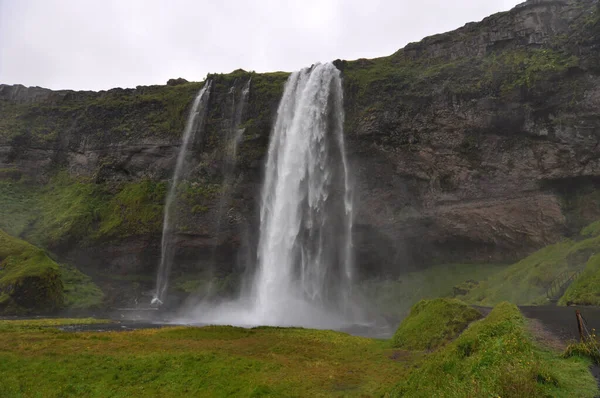 Der Seljalandsfoss Ist Ein Wasserfall Island Der Seljalandsfoss Liegt Der — Stockfoto