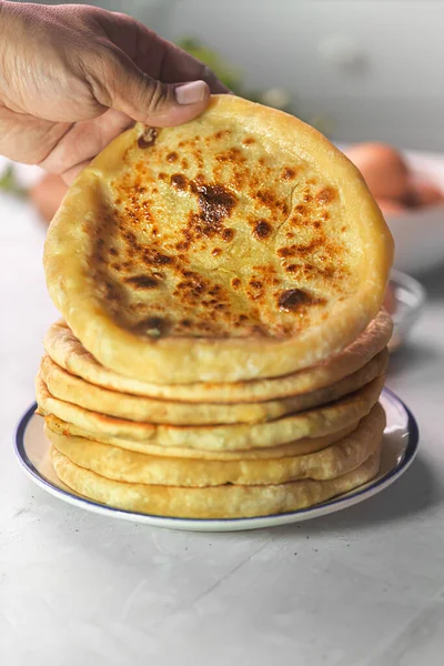 Man Holding Khachapuri Cheese Bread Traditional Caucasian Georgian National Food — Stock Fotó