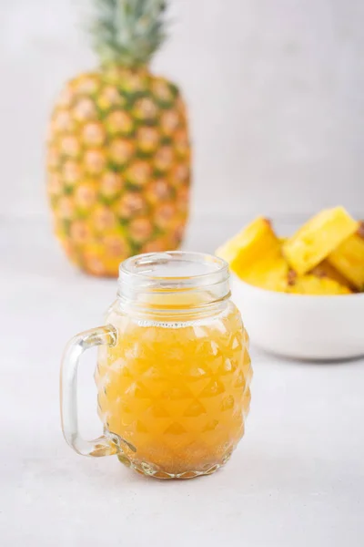 Tepache, a fermented drink of pineapples and sugar, spices — 스톡 사진