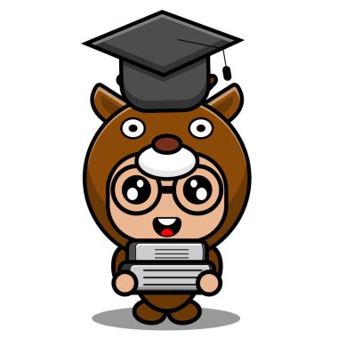 Mezuniyet şapkası takan ve elinde kitap tutan sevimli geyik hayvan maskotu karakterinin çizgi film çizimi.