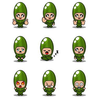 salatalık maskotu kostüm vektörü çizgi film karakteri çizimi şirin ifade seti