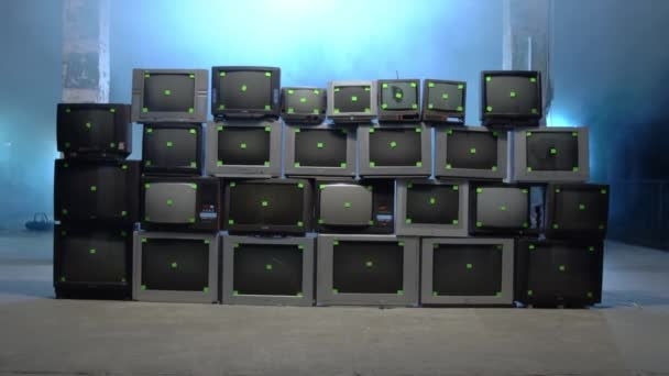 Στοίβα Της Ρετρό Vintage Τηλεόραση Ενεργοποίηση Πράσινες Οθόνες Μπορείτε Αντικαταστήσετε — Αρχείο Βίντεο