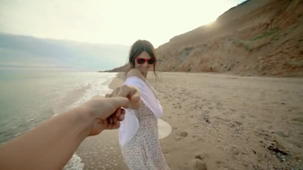 Beautiful Girl Sunglasses Holding Hands Turns Camera Flirts Smiles Sea — Vídeo de Stock