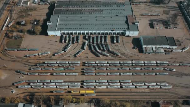 Straßenbahnen Depot Geparkt Blick Von Oben Hochwertiges Filmmaterial — Stockvideo