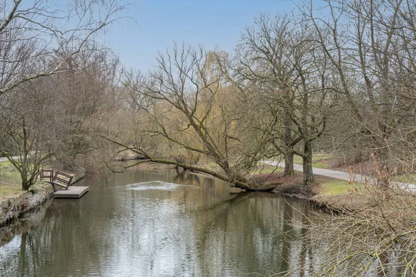 Río Oker Ondea Silenciosamente Brgerpark Braunschweig Camino Desde Harz Hasta — Foto de Stock