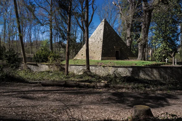Nach Perspektive Und Standort Des Betrachters Hat Die Pyramide Unterschiedliche — Stock Photo, Image