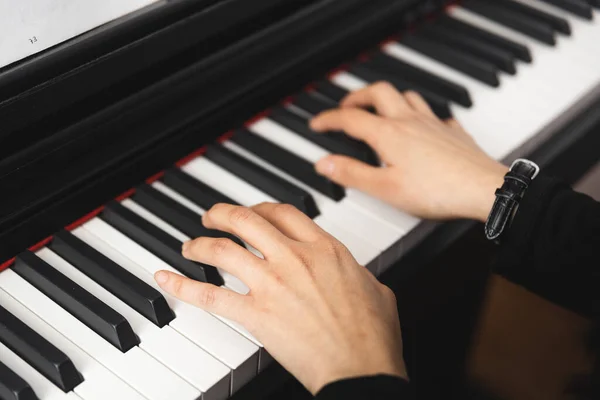 Close Womans Hands Playing Piano Reading Sheet Music High Quality — Fotografia de Stock