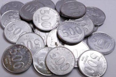 Endonezya rupia sikkeleri. Ödeme aracı olarak kullanılır..