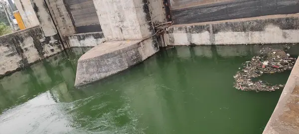 Su koruyucusu baraj arka planı güzel manzara manzarası