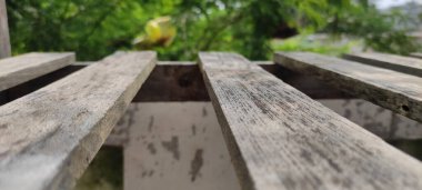 Tahta masa arkaplanı eski stand nesnesi