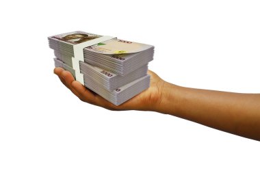 3D el ele tutuşan Nijerya Naira notları beyaz arka planda izole edildi