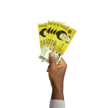 Siyah El 'in elinde 3D var. Beyaz arka planda 50.000 Güney Kore won' u var.