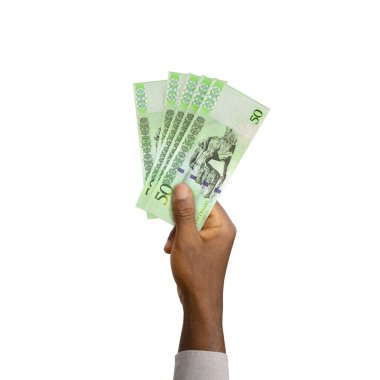 Siyah El 'in elinde 3 boyutlu 50 Libya dinar banknotunu beyaz arka planda izole etti