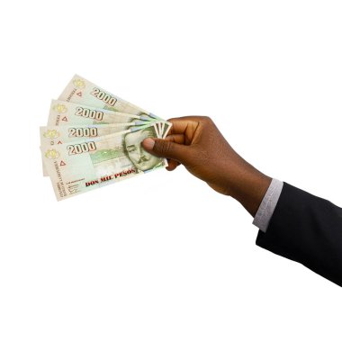 Siyah elli, takım elbiseli, 3 boyutlu Kolombiya pesosu, beyaz arka planda izole edilmiş.