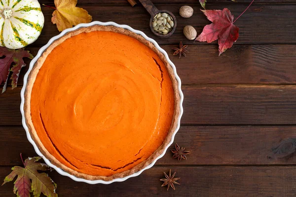 Traditional Pumpkin Pie Whipped Cream Cinnamon Dark Wooden Background Homemade — стоковое фото