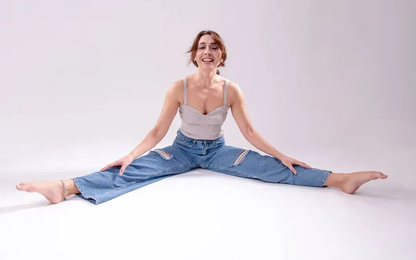 Portrait Beautiful Young Woman Athletic Flexible Body Doing Yoga Isolated — Stock Photo, Image