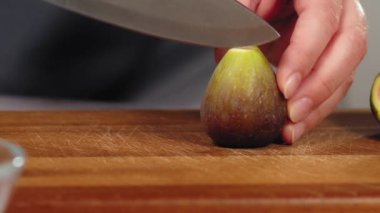 Gemide tarihi yarıya indiriyorum.