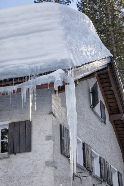 Big Icicle Snowy Roof Alps — Stock Photo, Image
