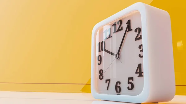 Weiße Quadratische Uhr Auf Dem Schreibtisch Gelben Büro Gelber Speck — Stockfoto