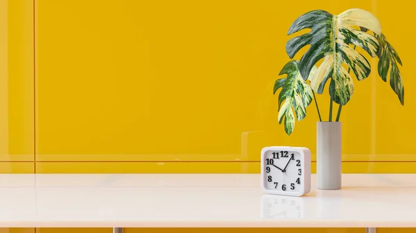 Reloj Cuadrado Blanco Escritorio Con Hermoso Árbol Oficina Amarilla Amarillo — Foto de Stock