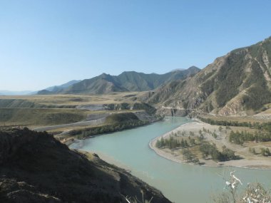 Güzel ve gizemli Katun Nehri