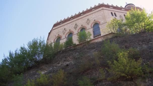 Hrad Rocchetta Mattei v Riole, Grizzana Morandi - provincie Boloňa Emilia Romagna, Itálie — Stock video