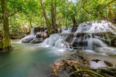 Huai mae khamin şelalesi yedi kat 