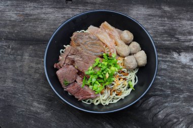 Yumurta Erişte ve Biftek