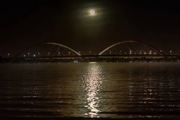 Moon Sunset Bridge Brasilia Brazil Fog Paranoa Lake Supermoon Rays — Photo